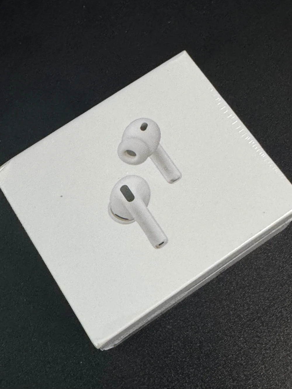 Apple AirPods Pro 3 Earbuds in White